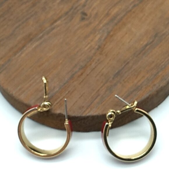 Vintage MONET Red Enamel Inlay Hoop Earrings Gold-Tone - Picture 5 of 16